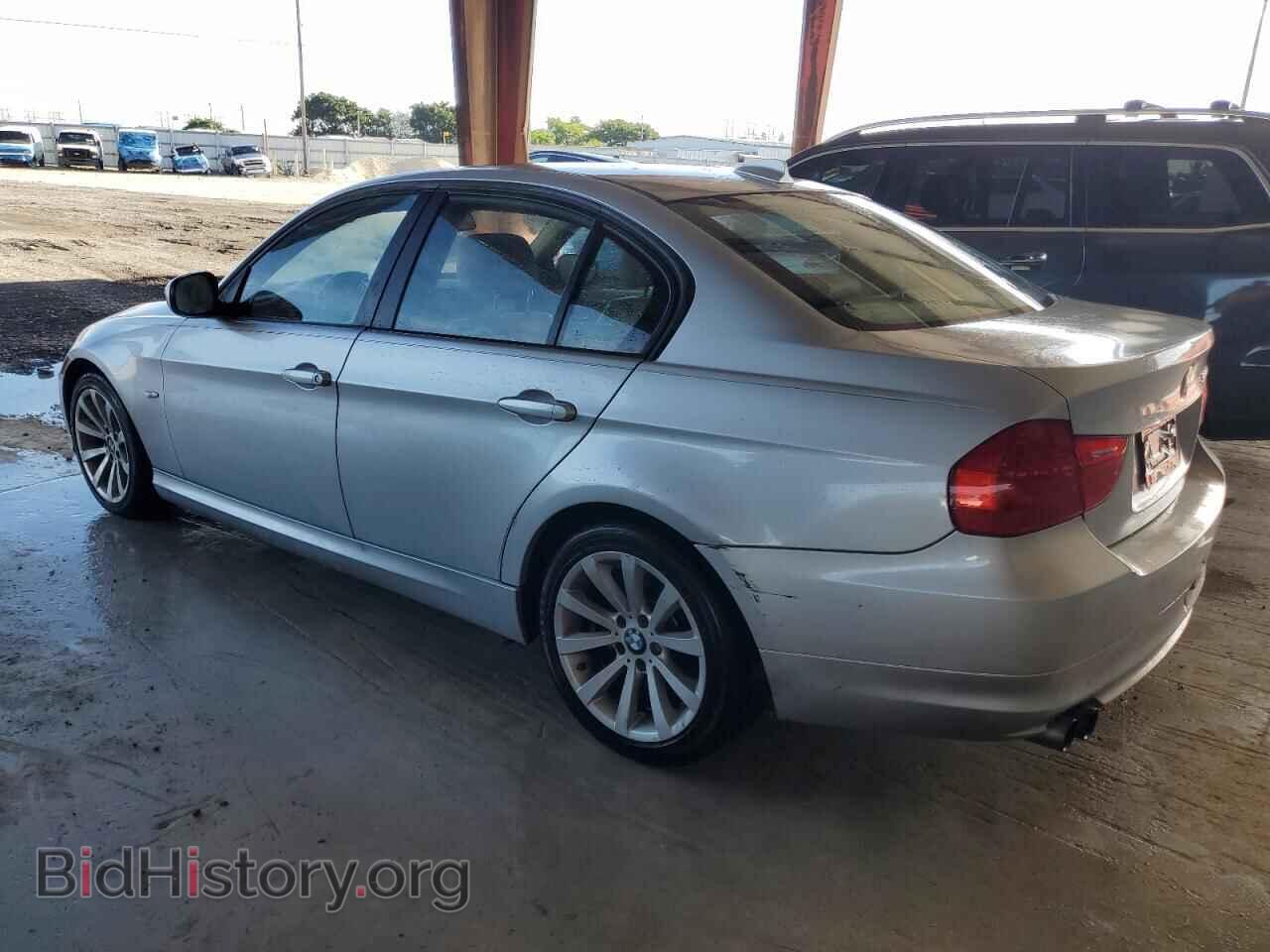 2011 BMW 3 SERIES - VIN: WBAPH7C55BE675062 - Фото 2