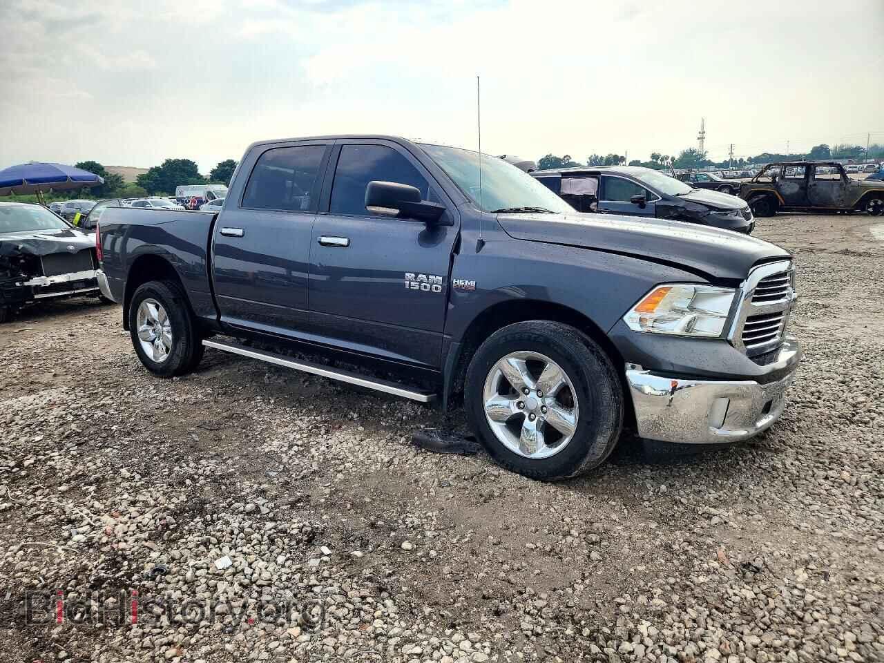 2018 RAM 1500 - VIN: 1C6RR6LT5JS347794 - Photo 4