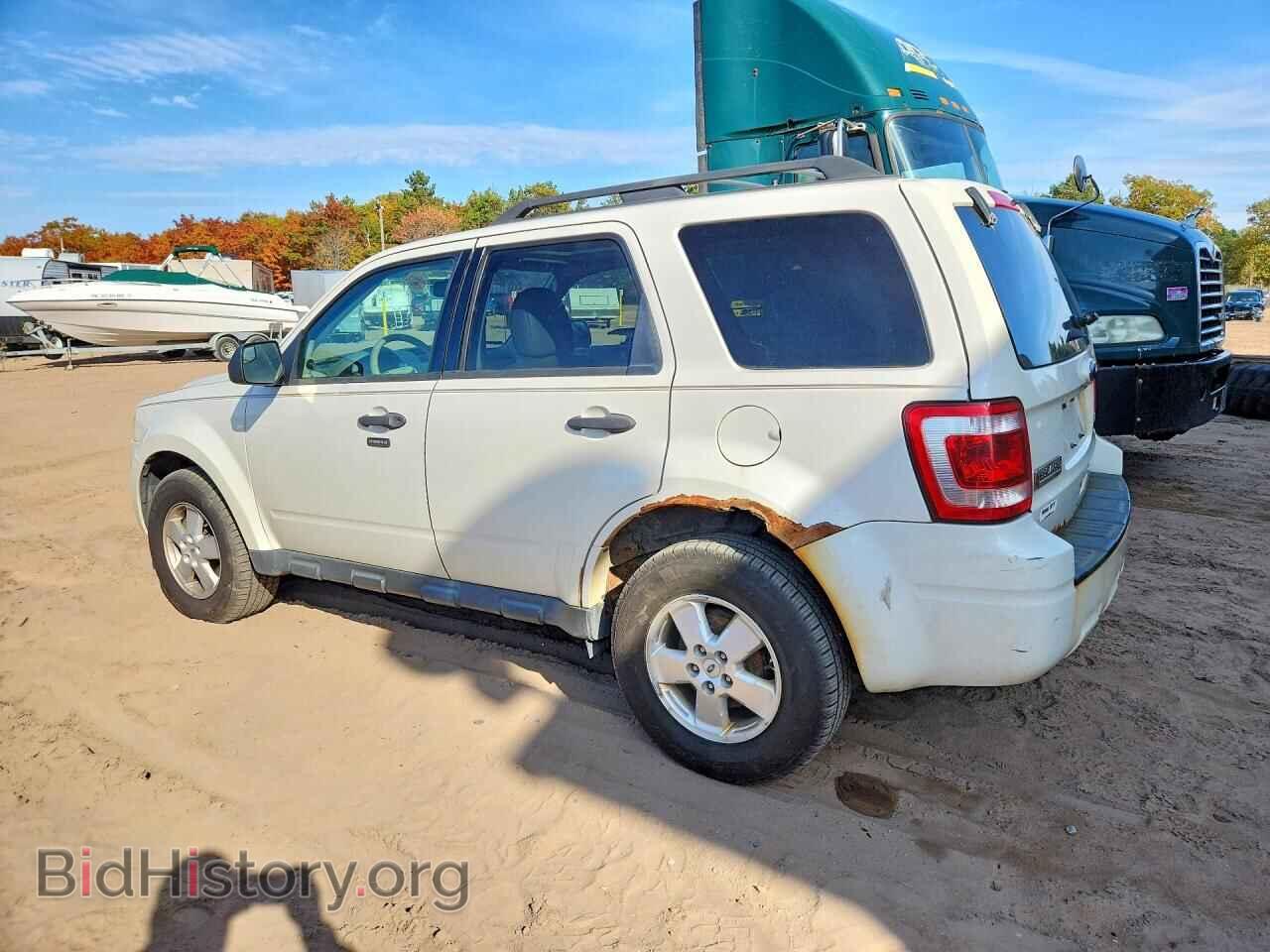 2011 FORD ESCAPE - VIN: 1FMCU0DG4BKC59280 - Photo 2