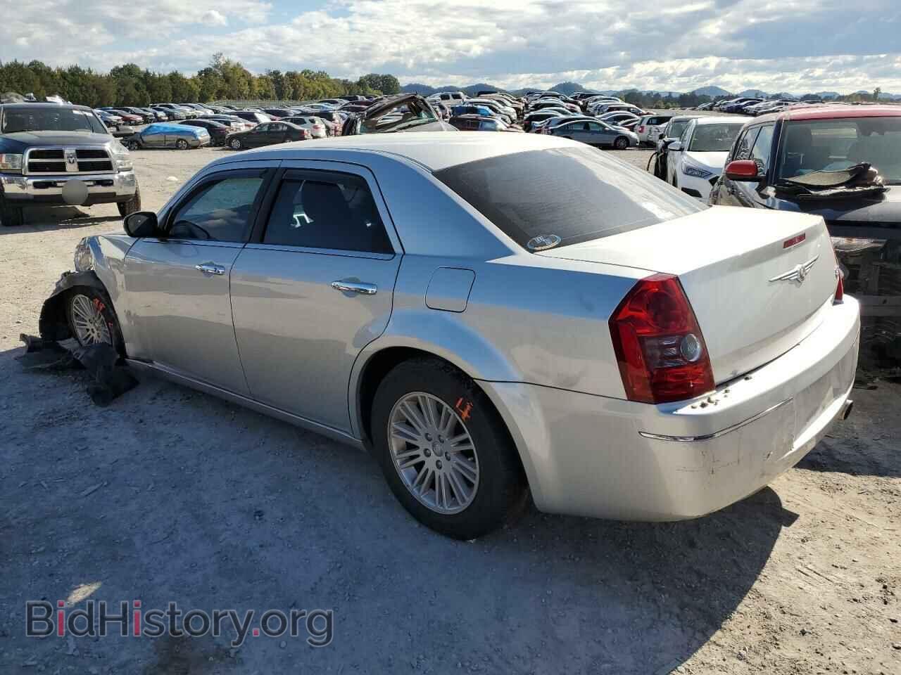 2010 CHRYSLER 300 - VIN: 2C3CA4CD5AH101598 - Фото 2