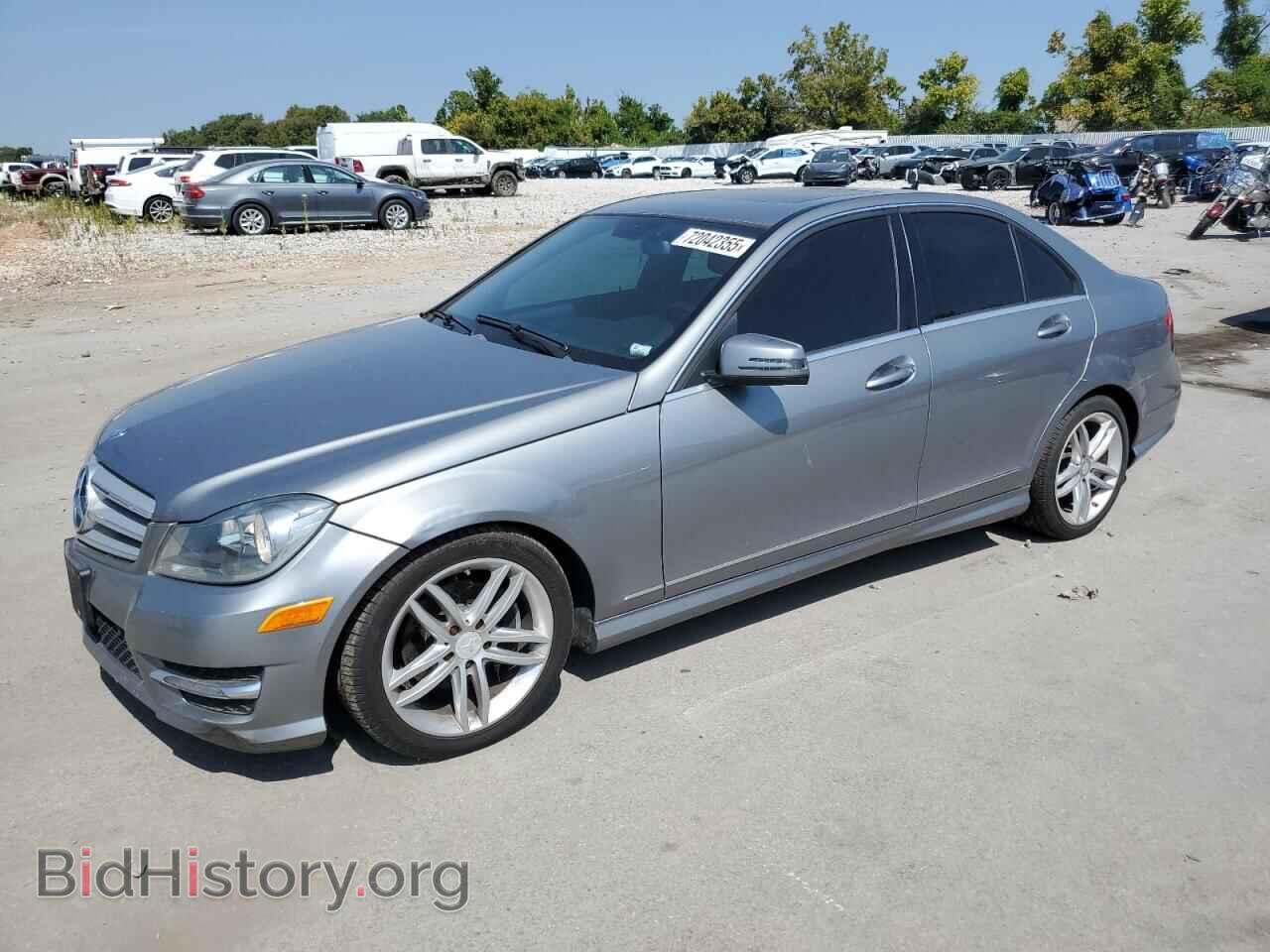 Photo WDDGF8BBXCA644460 - MERCEDES-BENZ C-CLASS 2012