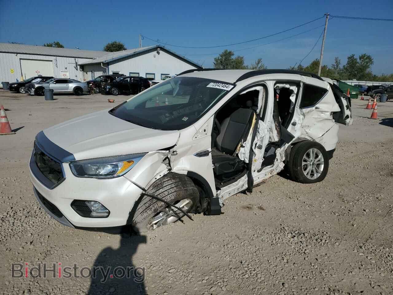 Фотография 1FMCU0GD2HUB17332 - FORD ESCAPE 2017