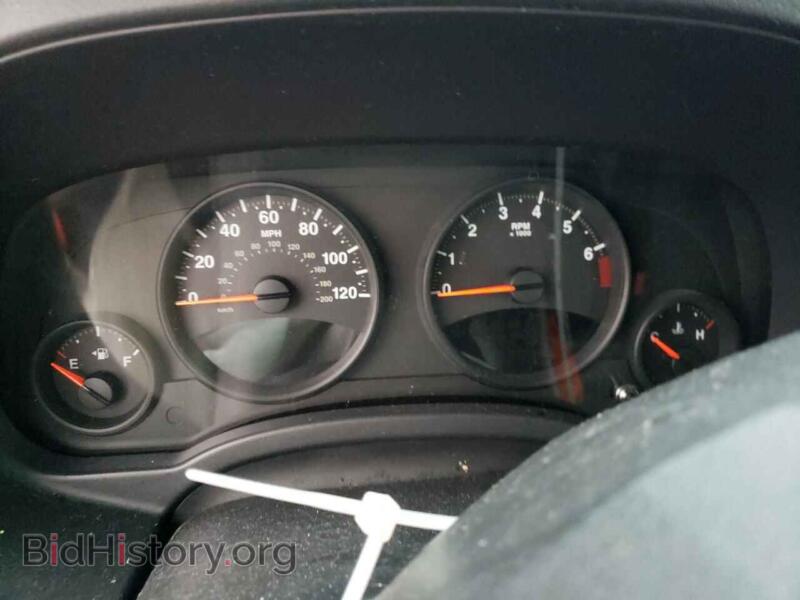 2010 Jeep COMPASS (VIN 1J4NF4FB9AD505382) — photo 9 of 13