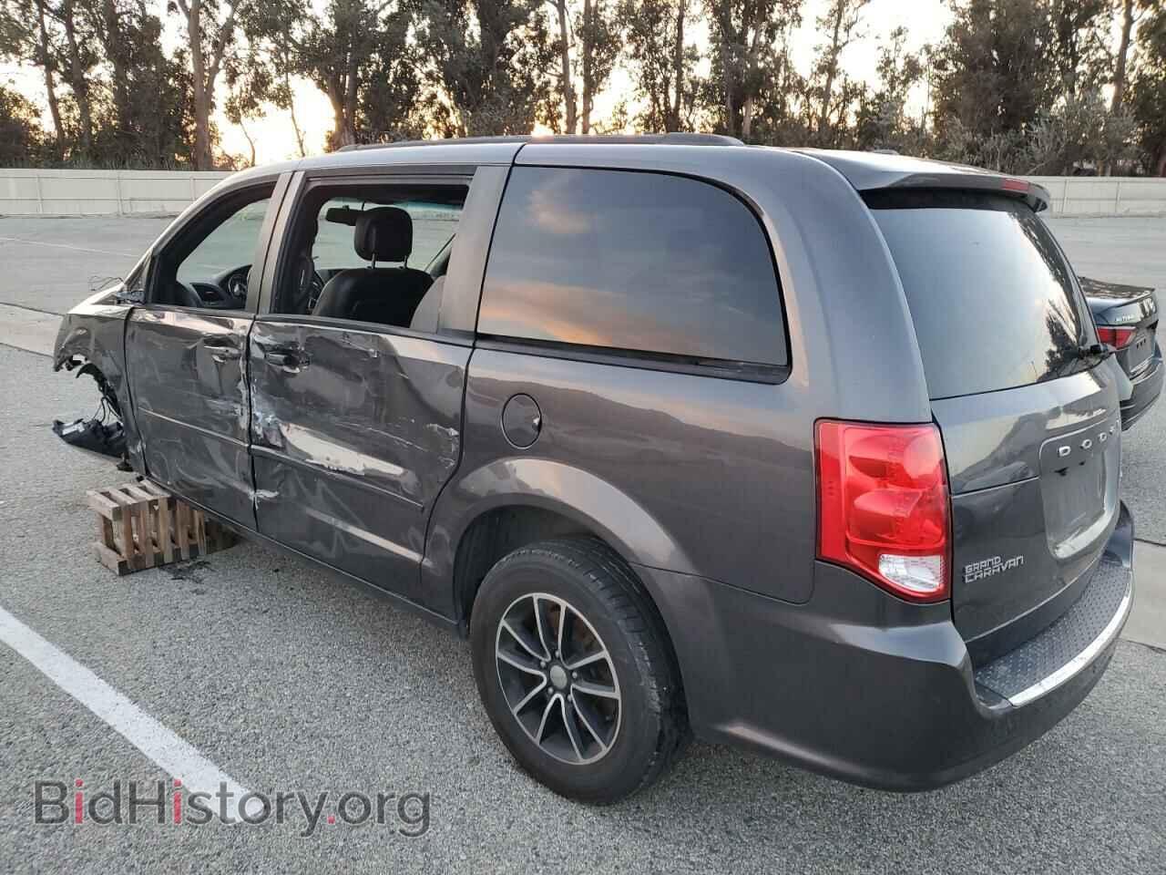 2017 DODGE CARAVAN - VIN: 2C4RDGEG8HR674084 - Photo 2