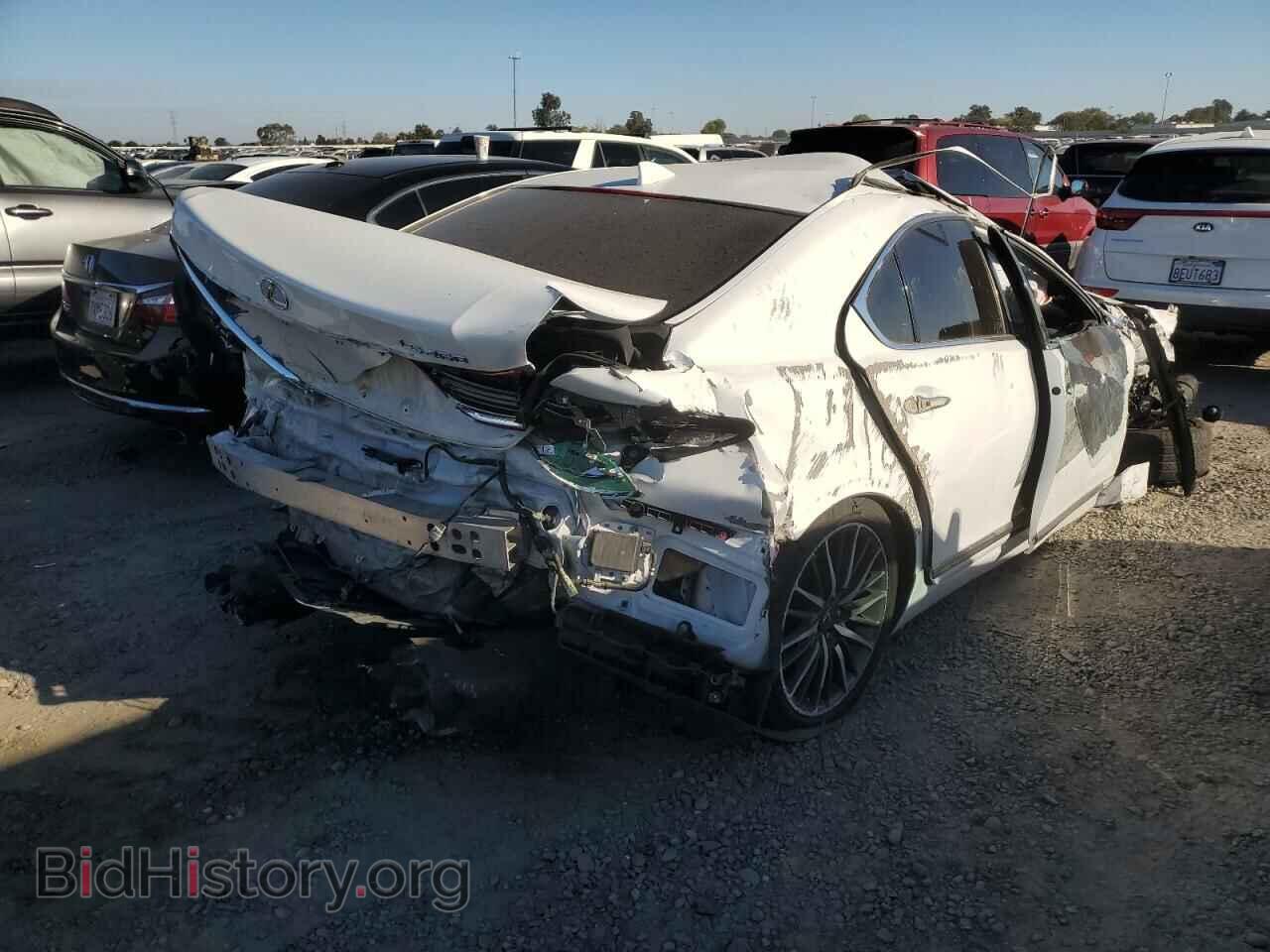 2014 LEXUS LS460 - VIN: JTHBL5EF2E5132096 - Photo 3