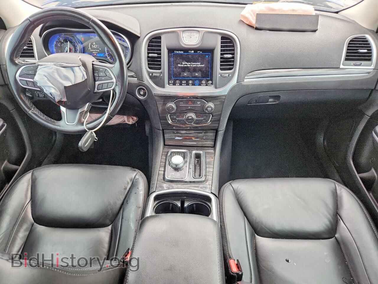 2019 CHRYSLER 300 - VIN: 2C3CCAAGXKH561444 - Фото 8
