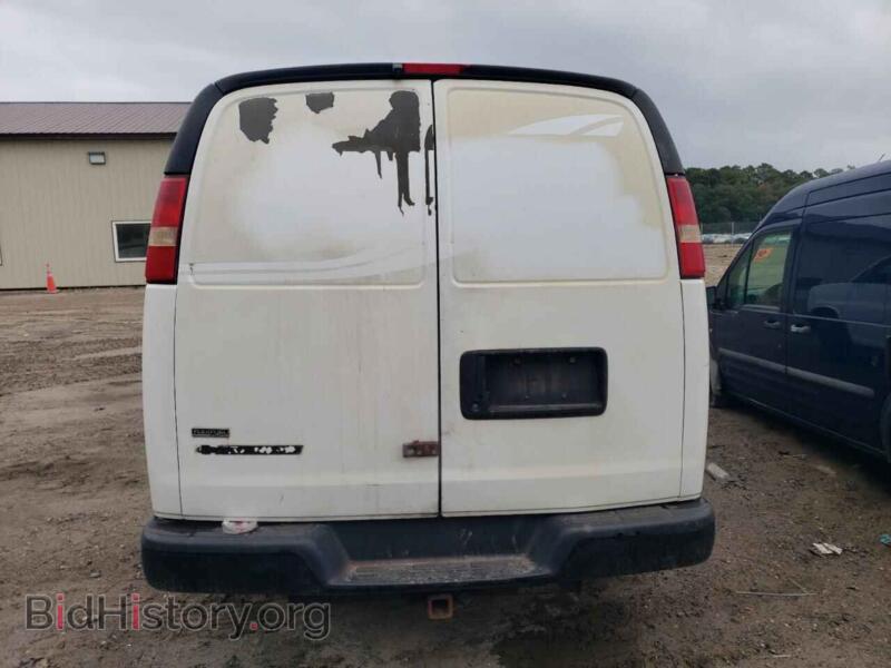 2011 Chevrolet EXPRESS (VIN 1GCWGFCA6B1133906) — фото 6 из 12