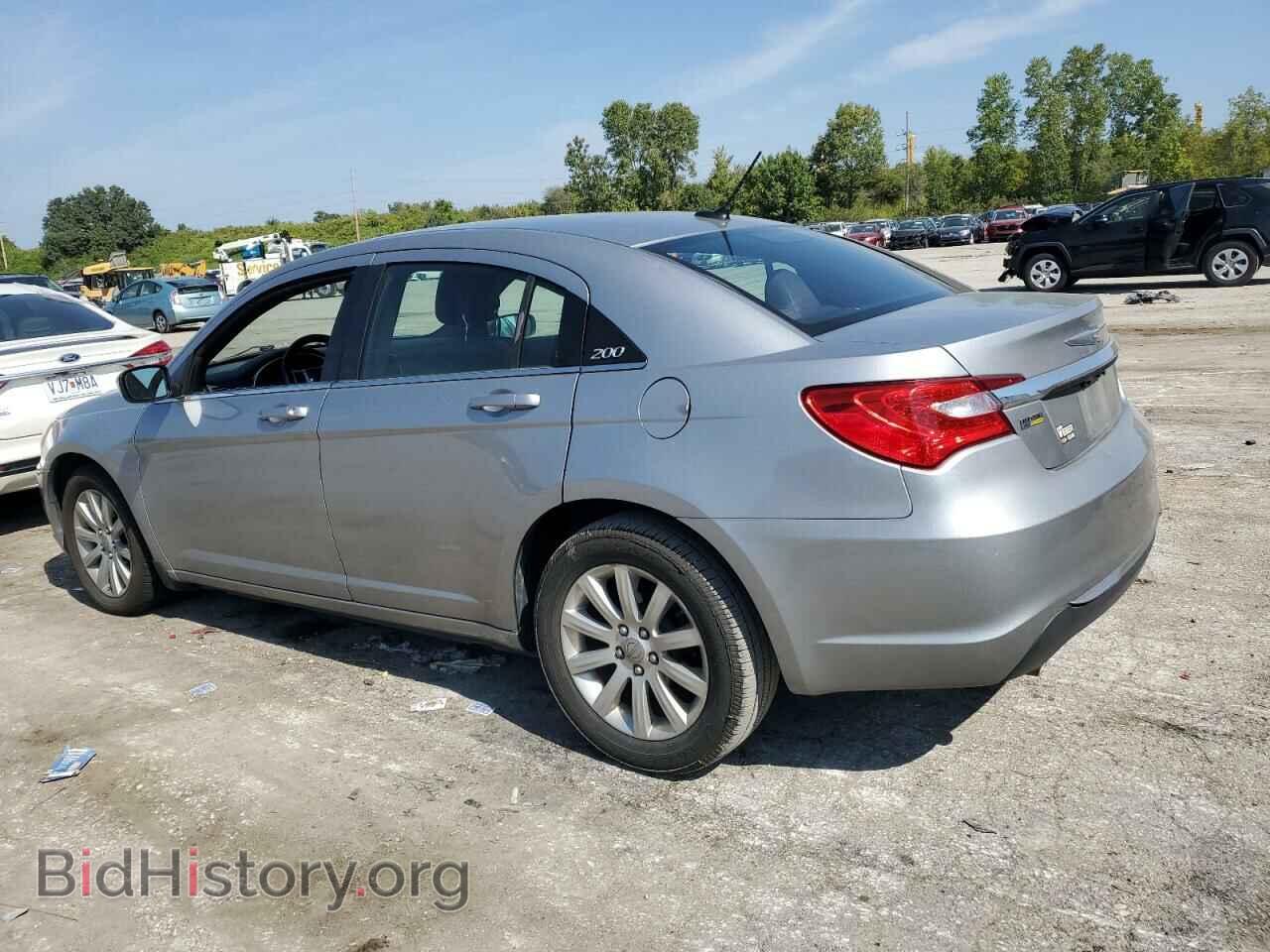 2013 CHRYSLER 200 - VIN: 1C3CCBBG2DN531742 - Фото 2