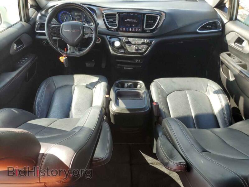 2019 Chrysler PACIFICA (VIN 2C4RC1BG6KR566980) — photo 8 of 14