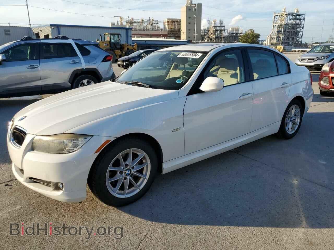 Фотография WBAPH7G55ANM52691 - BMW 3 SERIES 2010