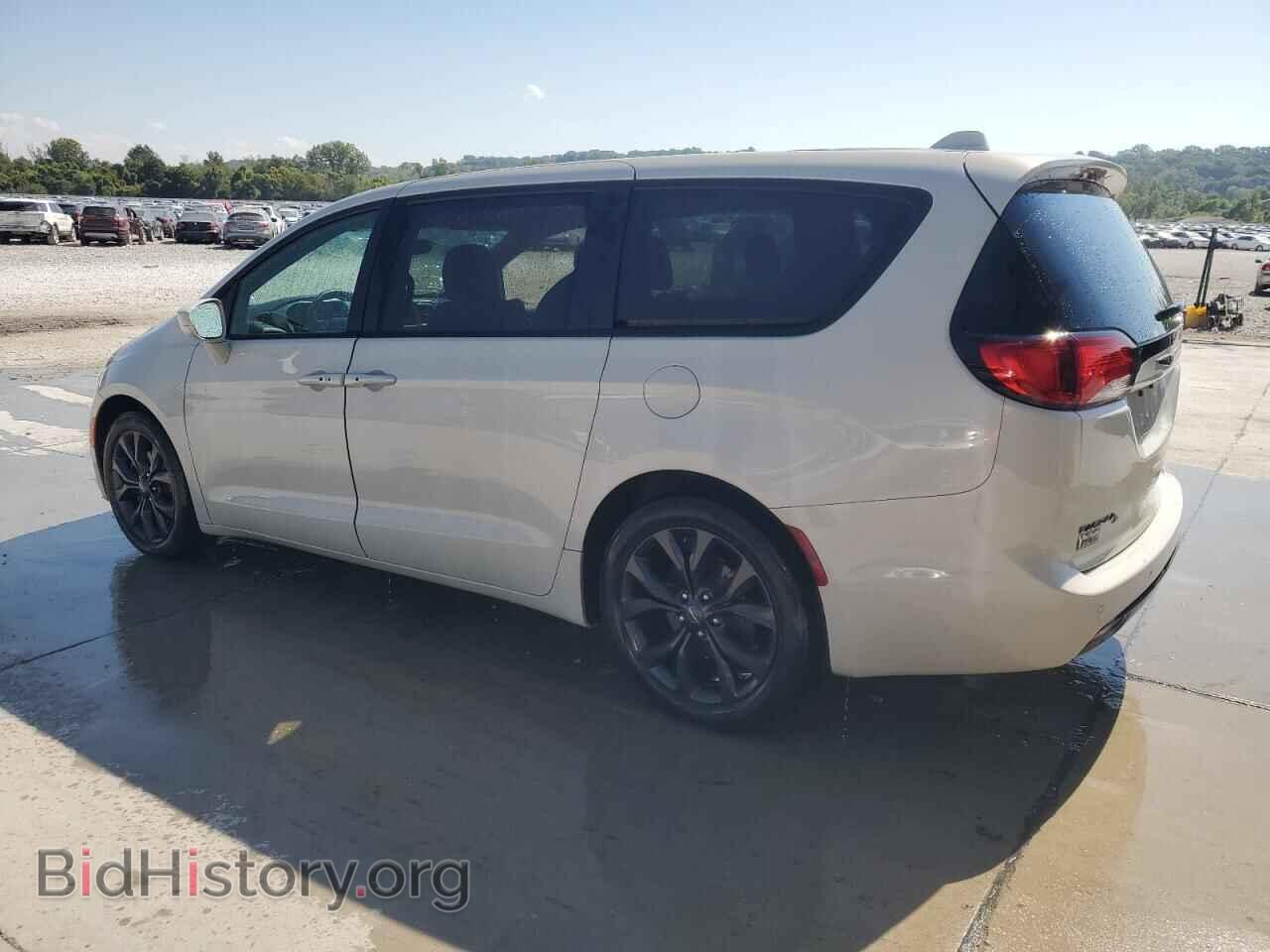 2019 CHRYSLER PACIFICA - VIN: 2C4RC1FG3KR633397 - Фото 2