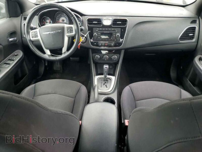 2013 Chrysler 200 (VIN 1C3CCBBB9DN584166) — photo 8 of 12