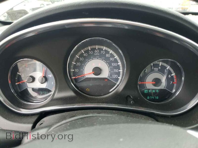 2013 Chrysler 200 (VIN 1C3CCBBB9DN584166) — photo 9 of 12