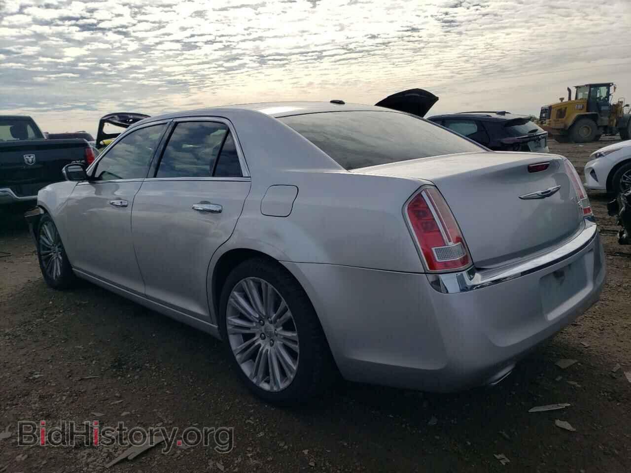 2011 CHRYSLER 300 - VIN: 2C3CA6CT1BH614447 - Фото 2