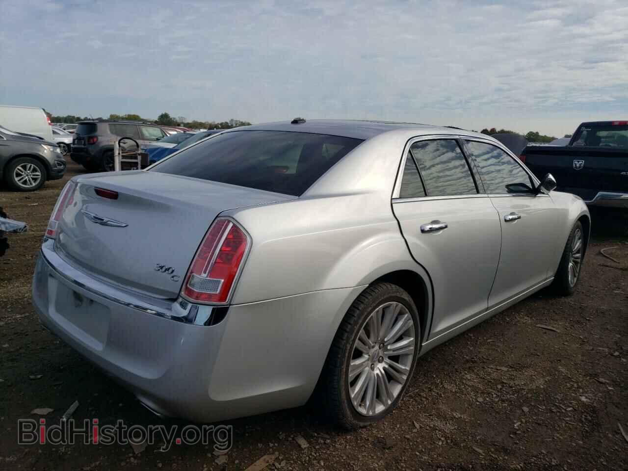 2011 CHRYSLER 300 - VIN: 2C3CA6CT1BH614447 - Фото 3
