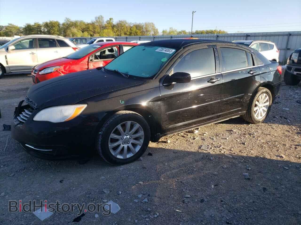 Photo 1C3BC1FG4BN552833 - CHRYSLER 200 2011