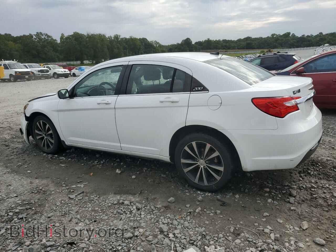 2013 CHRYSLER 200 - VIN: 1C3CCBBG4DN744725 - Photo 2