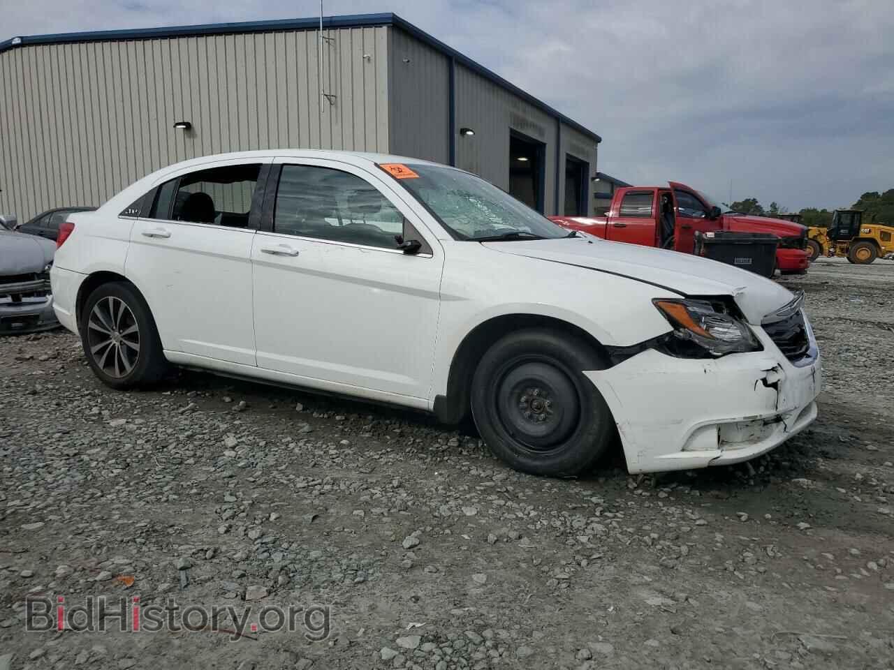 2013 CHRYSLER 200 - VIN: 1C3CCBBG4DN744725 - Photo 4