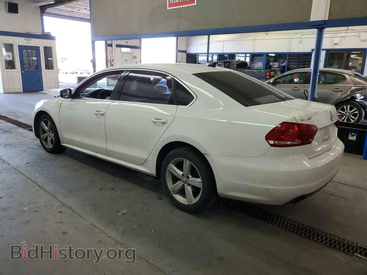 2013 VOLKSWAGEN PASSAT - VIN: 1VWBP7A34DC111870 - Фото 2