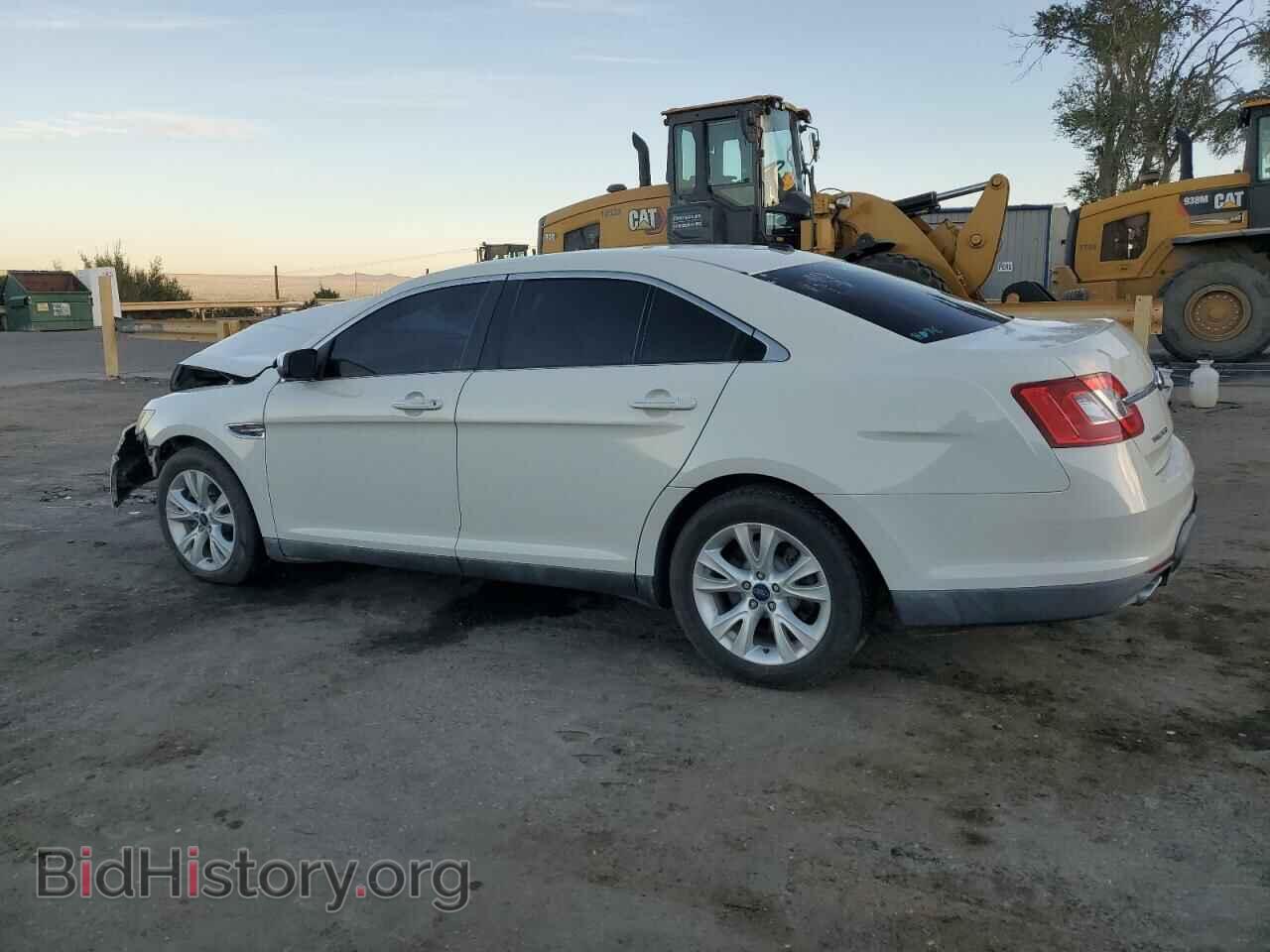 2011 FORD TAURUS - VIN: 1FAHP2HW0BG182351 - Фото 2