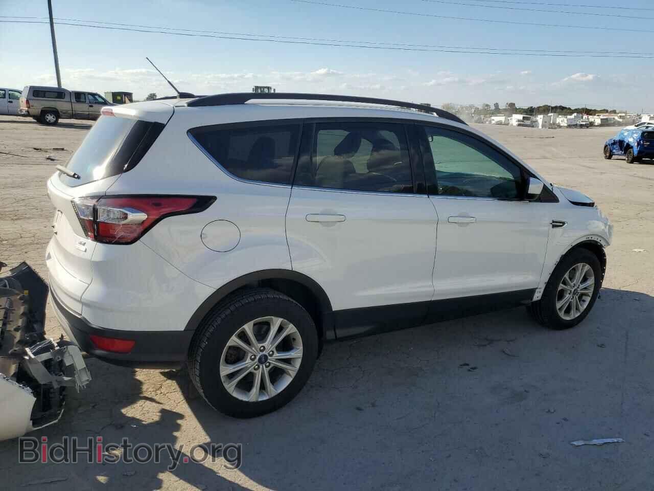 2018 FORD ESCAPE - VIN: 1FMCU0G99JUB62804 - Фото 3