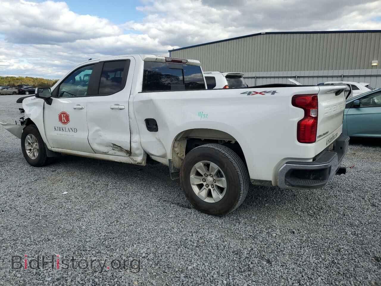 2019 CHEVROLET SILVERADO - VIN: 1GCRYDEK9KZ336410 - Фото 2