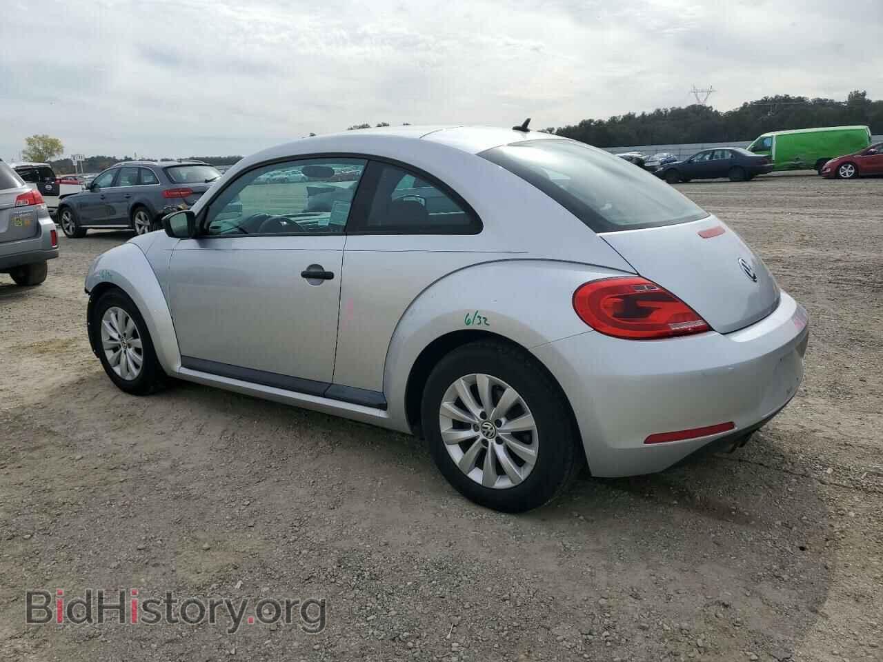 2013 VOLKSWAGEN BEETLE - VIN: 3VWFP7AT9DM627089 - Фото 2