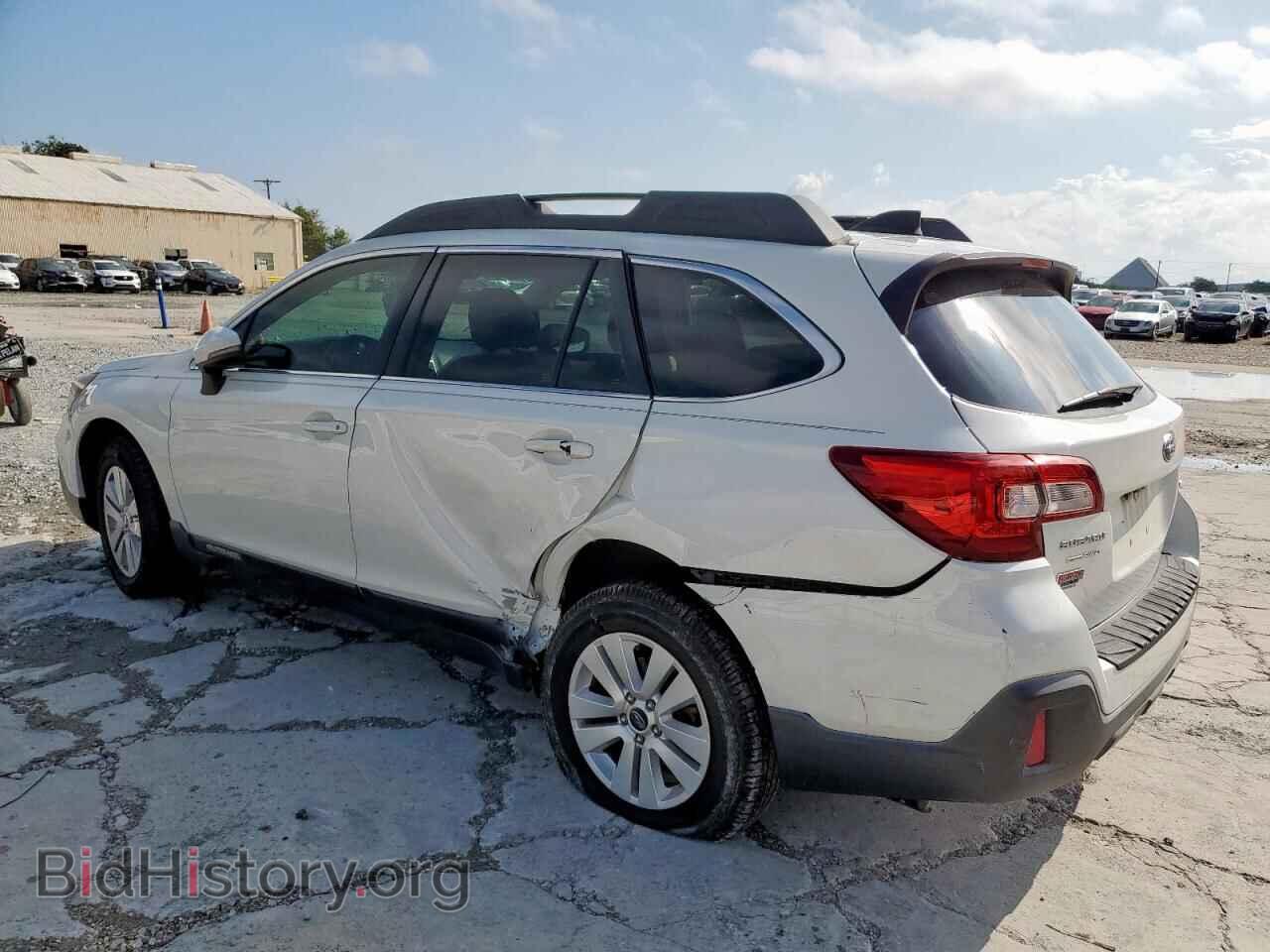 2018 SUBARU OUTBACK - VIN: 4S4BSAFC5J3285669 - Фото 2