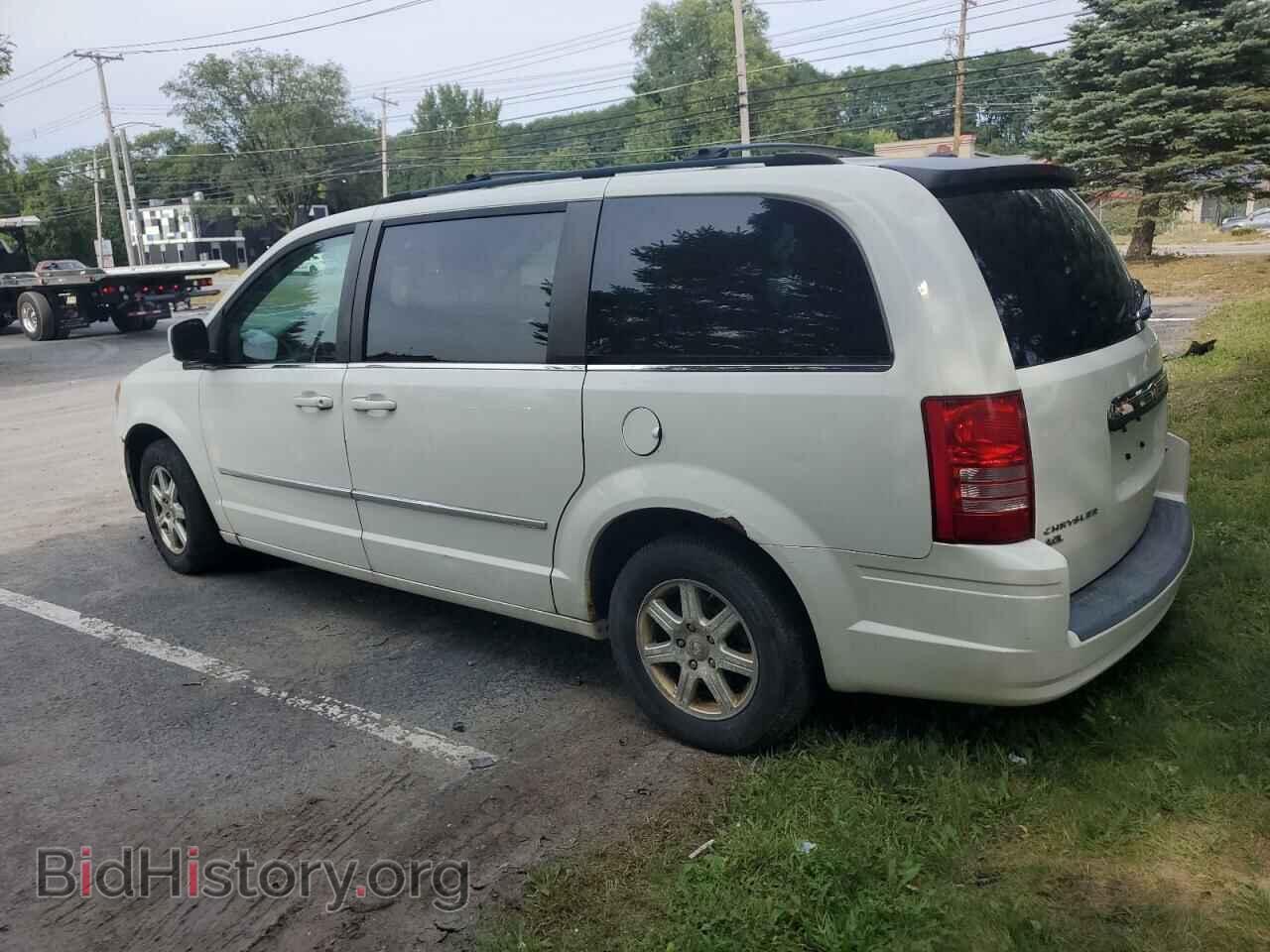 2009 CHRYSLER MINIVAN - VIN: 2A8HR54X99R589803 - Фото 2