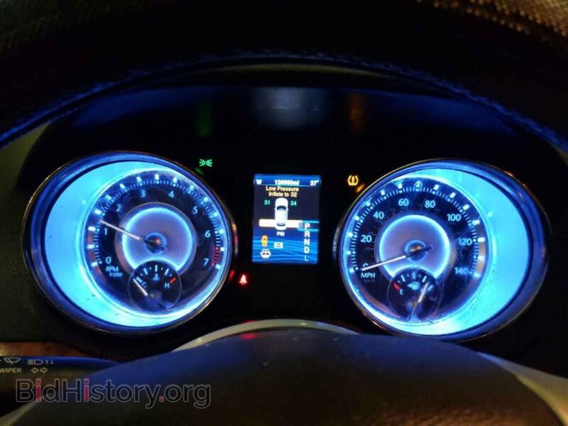 2014 Chrysler 300 (VIN 2C3CCARG0EH361570) — фото 9 из 12