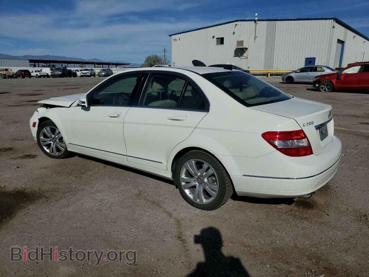 2011 MERCEDES-BENZ C-CLASS - VIN: WDDGF5EB3BF631755 - Фото 2
