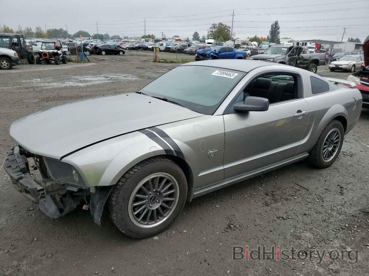 Photo 1ZVHT82H595115928 - FORD MUSTANG 2009