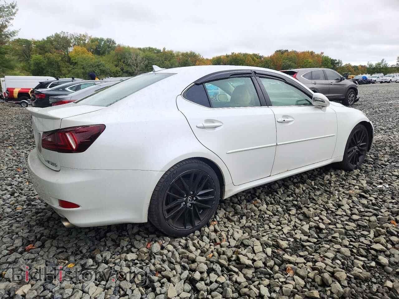 2010 LEXUS IS - VIN: JTHCF5C24A2033741 - Photo 3