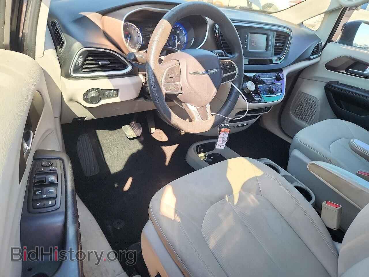 2017 CHRYSLER PACIFICA - VIN: 2C4RC1CGXHR657631 - Photo 8