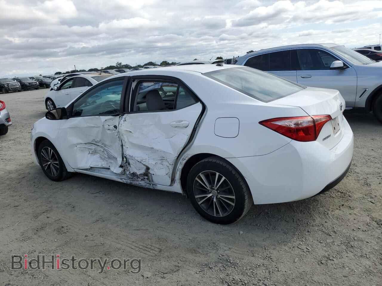 2017 TOYOTA COROLLA - VIN: 5YFBURHE2HP633652 - Фото 2