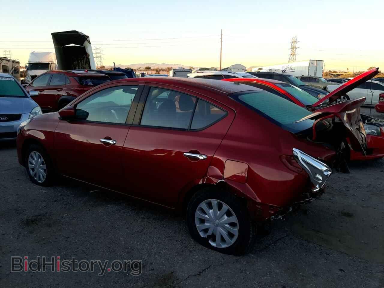 2017 NISSAN VERSA - VIN: 3N1CN7AP1HK434325 - Фото 2