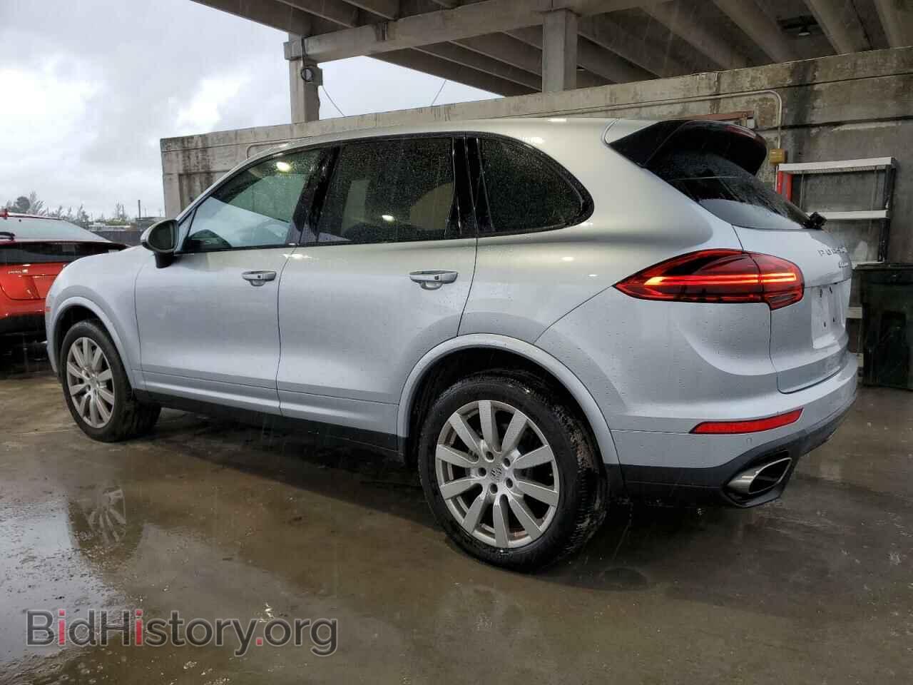 2017 PORSCHE CAYENNE - VIN: WP1AA2A20HKA82050 - Фото 2
