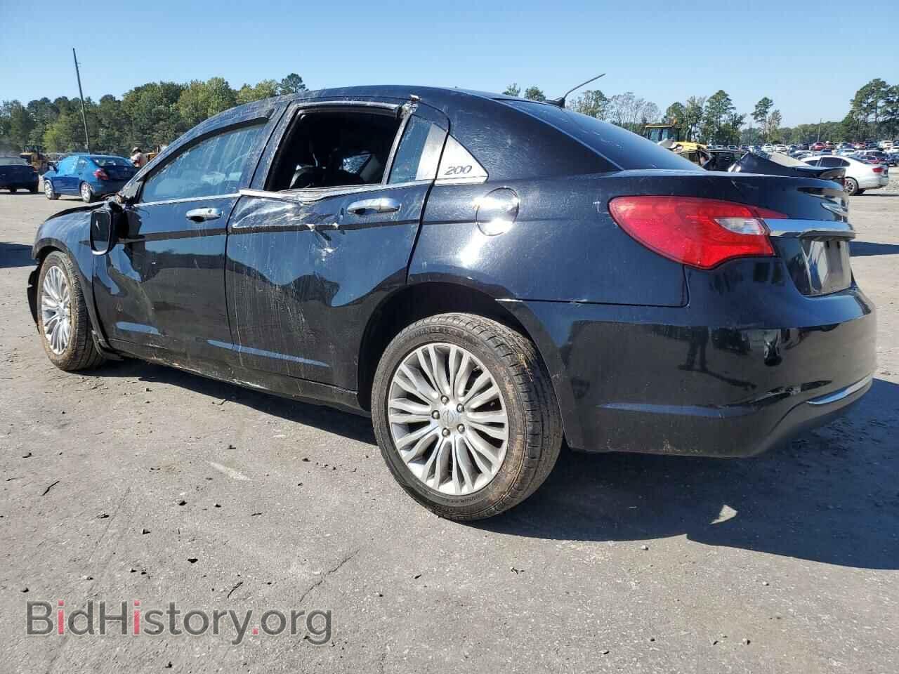 2011 CHRYSLER 200 - VIN: 1C3BC2FB2BN580561 - Photo 2