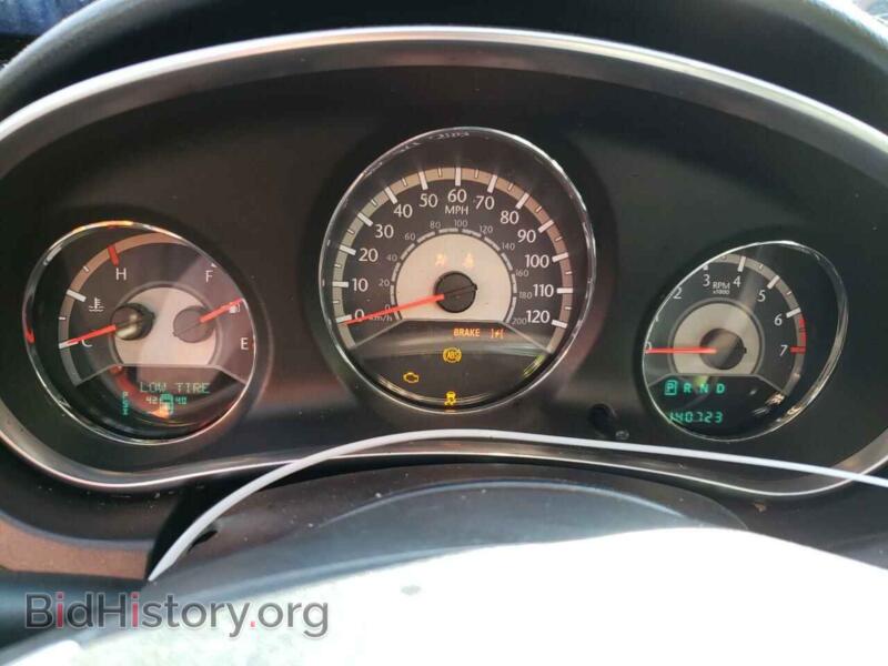 2011 Chrysler 200 (VIN 1C3BC2FB2BN580561) — photo 9 of 12