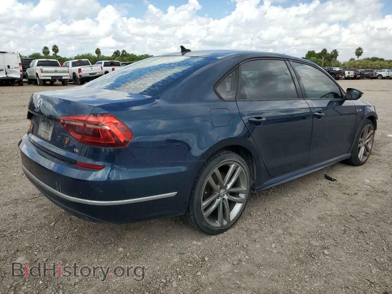 2018 VOLKSWAGEN PASSAT - VIN: 1VWAA7A37JC006300 - Фото 3