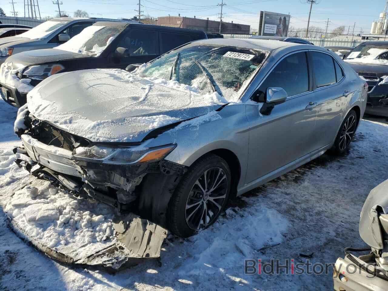 Photo 4T1B11HK0JU547325 - TOYOTA CAMRY 2018