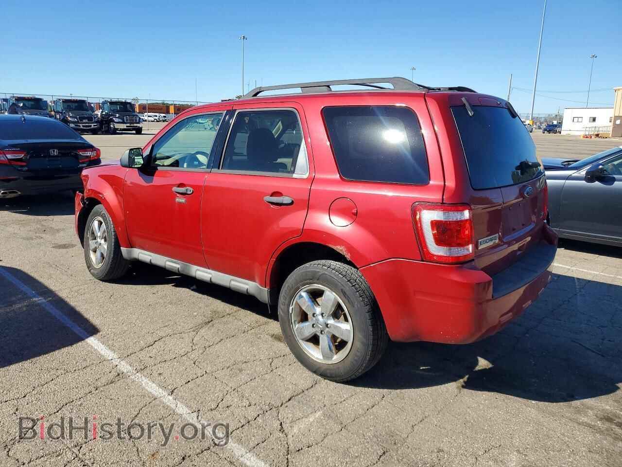 2011 FORD ESCAPE - VIN: 1FMCU0DG6BKA21026 - Фото 2