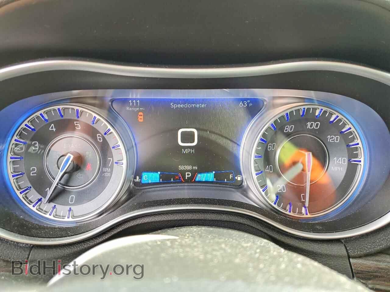2016 CHRYSLER 300 - VIN: 2C3CCAAG2GH358183 - Фото 9