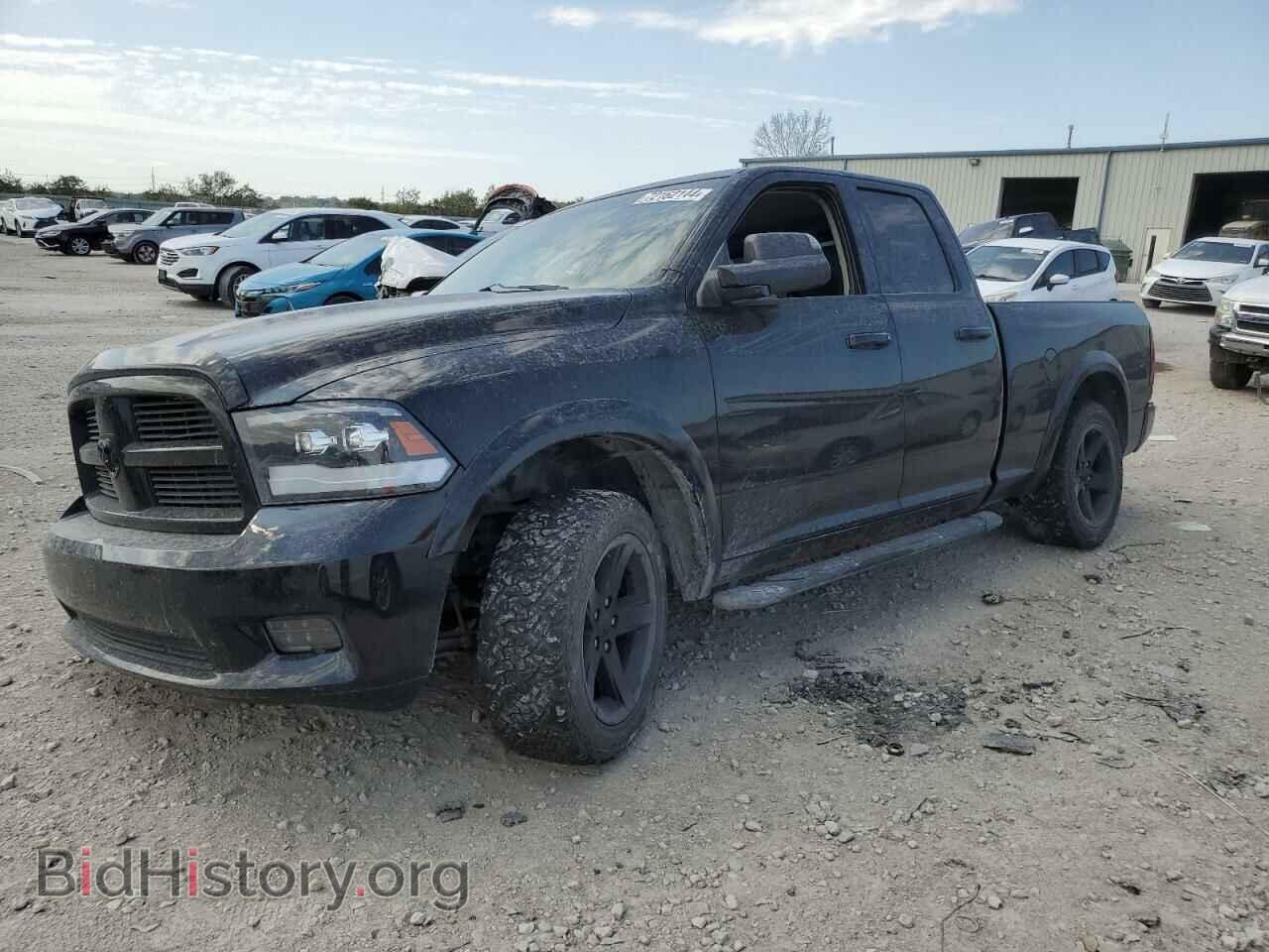 Photo 1D7RV1GT9BS575659 - DODGE All Models 2011