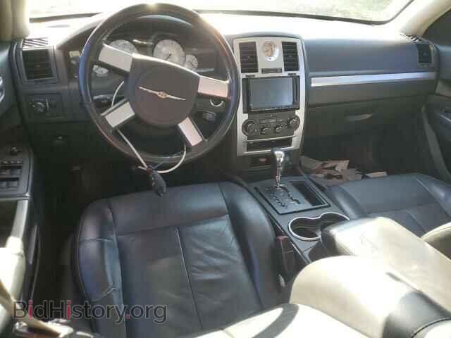 2010 CHRYSLER 300 - VIN: 2C3CA5CV2AH209370 - Фото 8