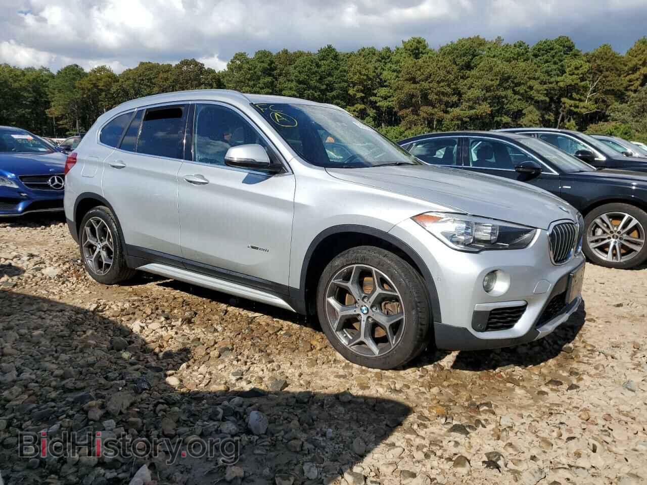 2017 BMW X1 - VIN: WBXHT3C31H5F70904 - Фото 4
