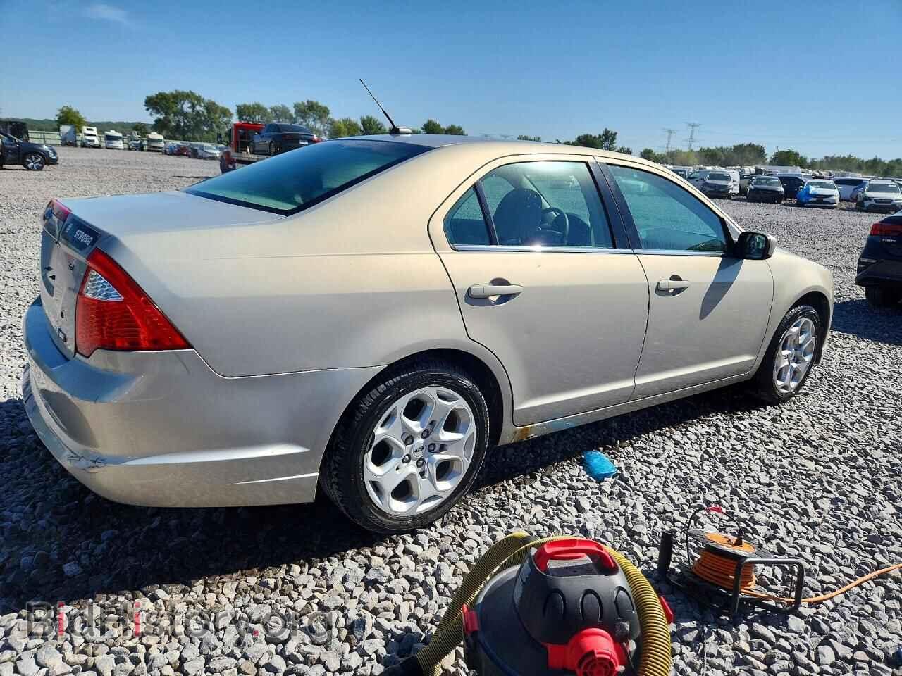 2010 FORD FUSION - VIN: 3FAHP0HG8AR275512 - Фото 3