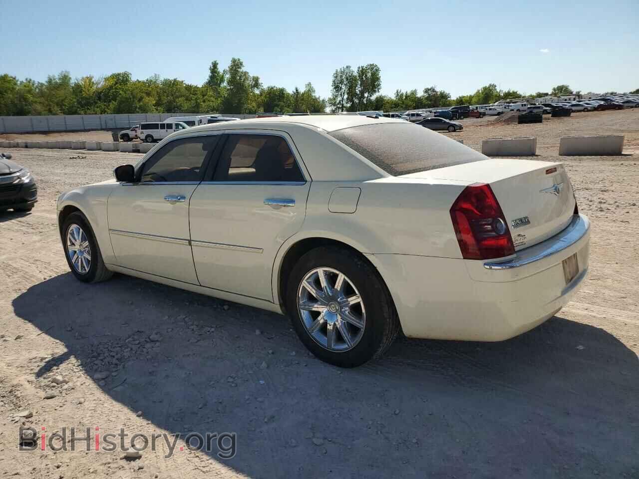 2010 CHRYSLER 300 - VIN: 2C3CA3CV1AH149750 - Фото 2