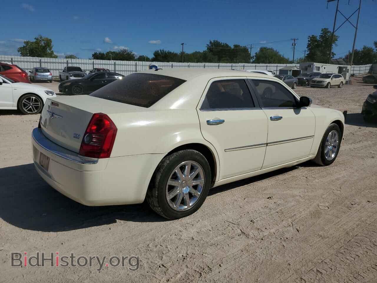 2010 CHRYSLER 300 - VIN: 2C3CA3CV1AH149750 - Фото 3