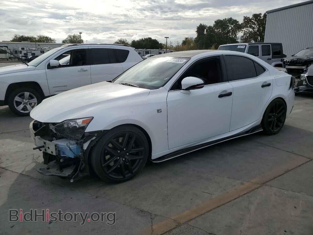 Photo JTHBA1D24G5037670 - LEXUS IS 2016